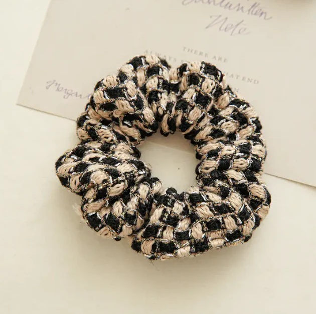 Checkered Tweed Knit Scrunchie - Image 3