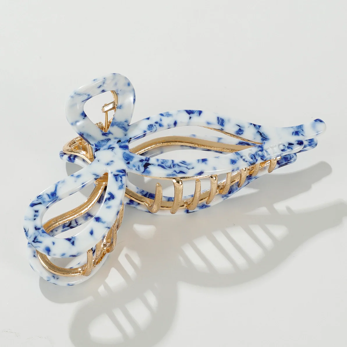 Sabrina Coastal Ribbon Metal Bow Claw Clip - Image 4